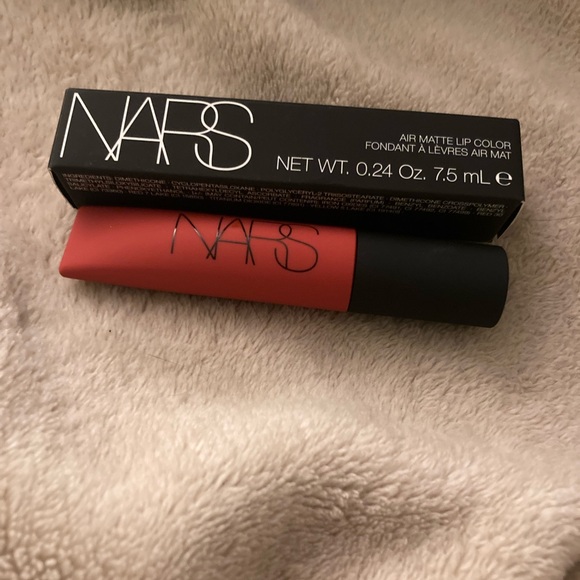NARS AIR MATTE LIP COLOR IN BURLESQUE - Picture 3 of 3